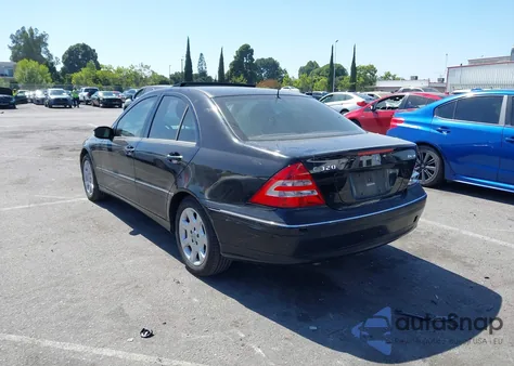 2005 Mercedes-Benz C 320 Luxury 4Matic z USA, uszkodzony, nr VIN WDBRF84J05F655379